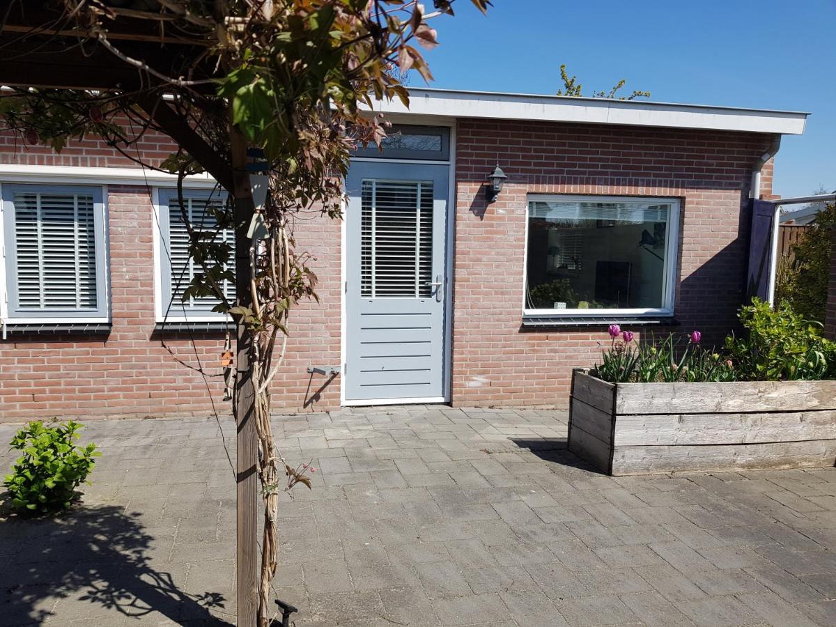 Solstice, Quiet Cottage In Bruinisse, Zeeland Kültér fotó